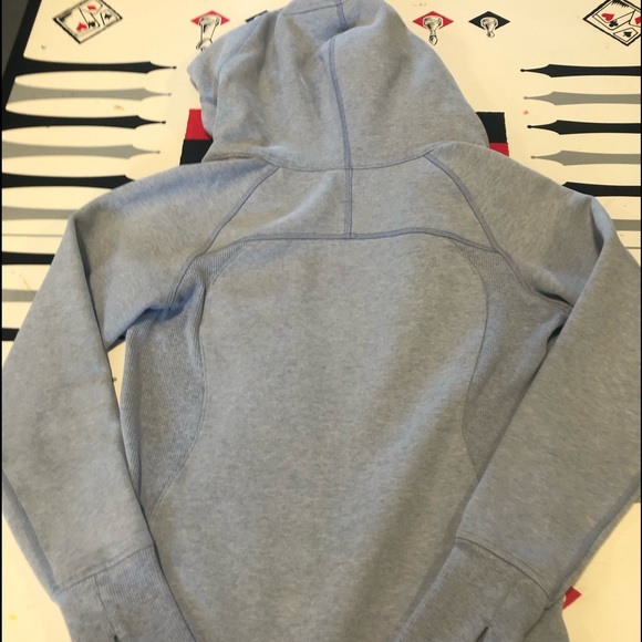 GIFTED - Lululemon Light Blue Zip Jacket - Picture 5 of 11